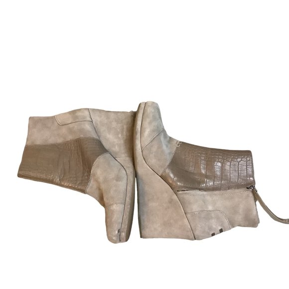 TOMS Beige Suede Side Zip Wedge Heel Bootie -SIze 10 - Picture 5 of 9
